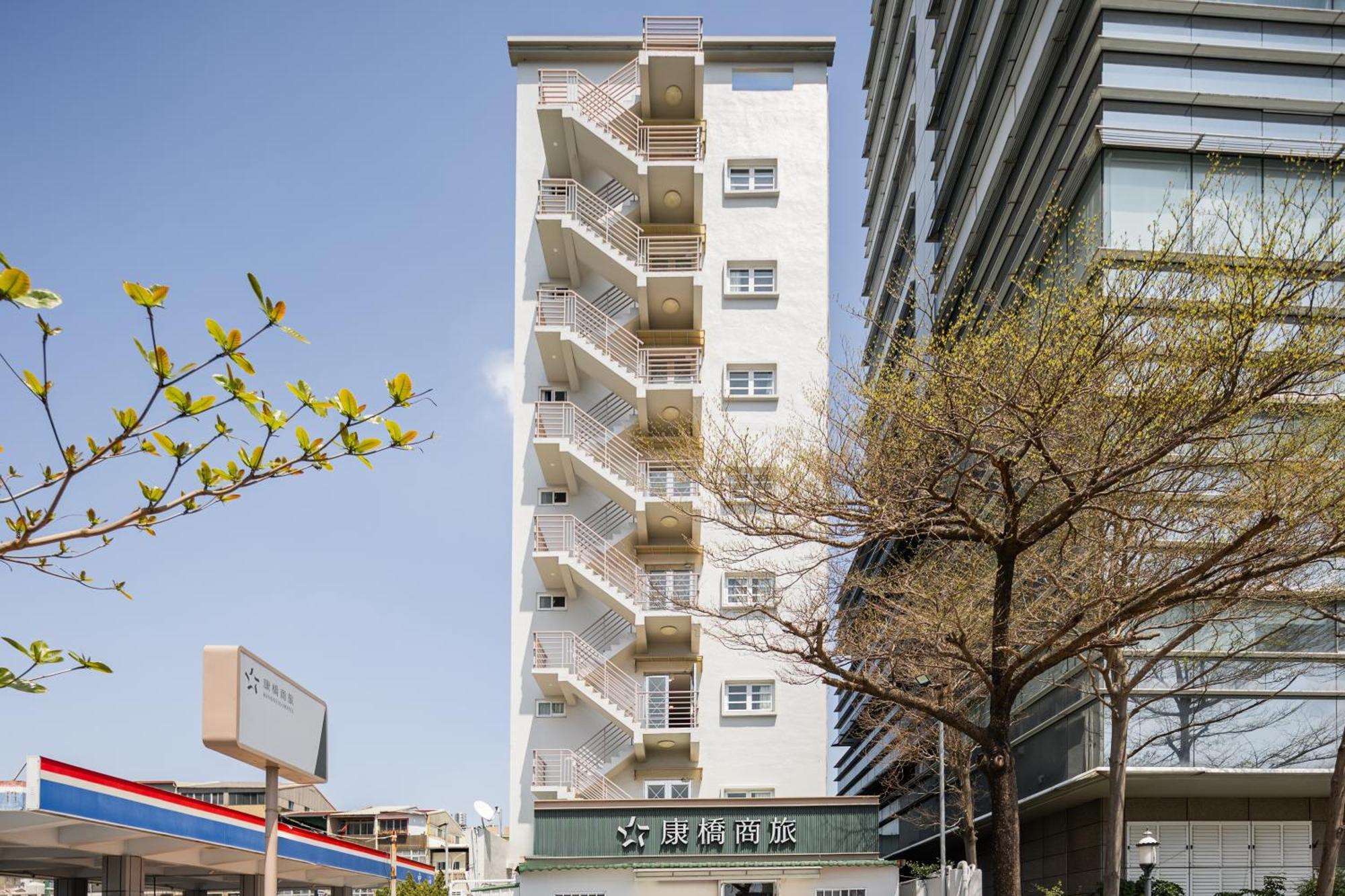 Kindness Hotel - Tainan Minsheng Kültér fotó