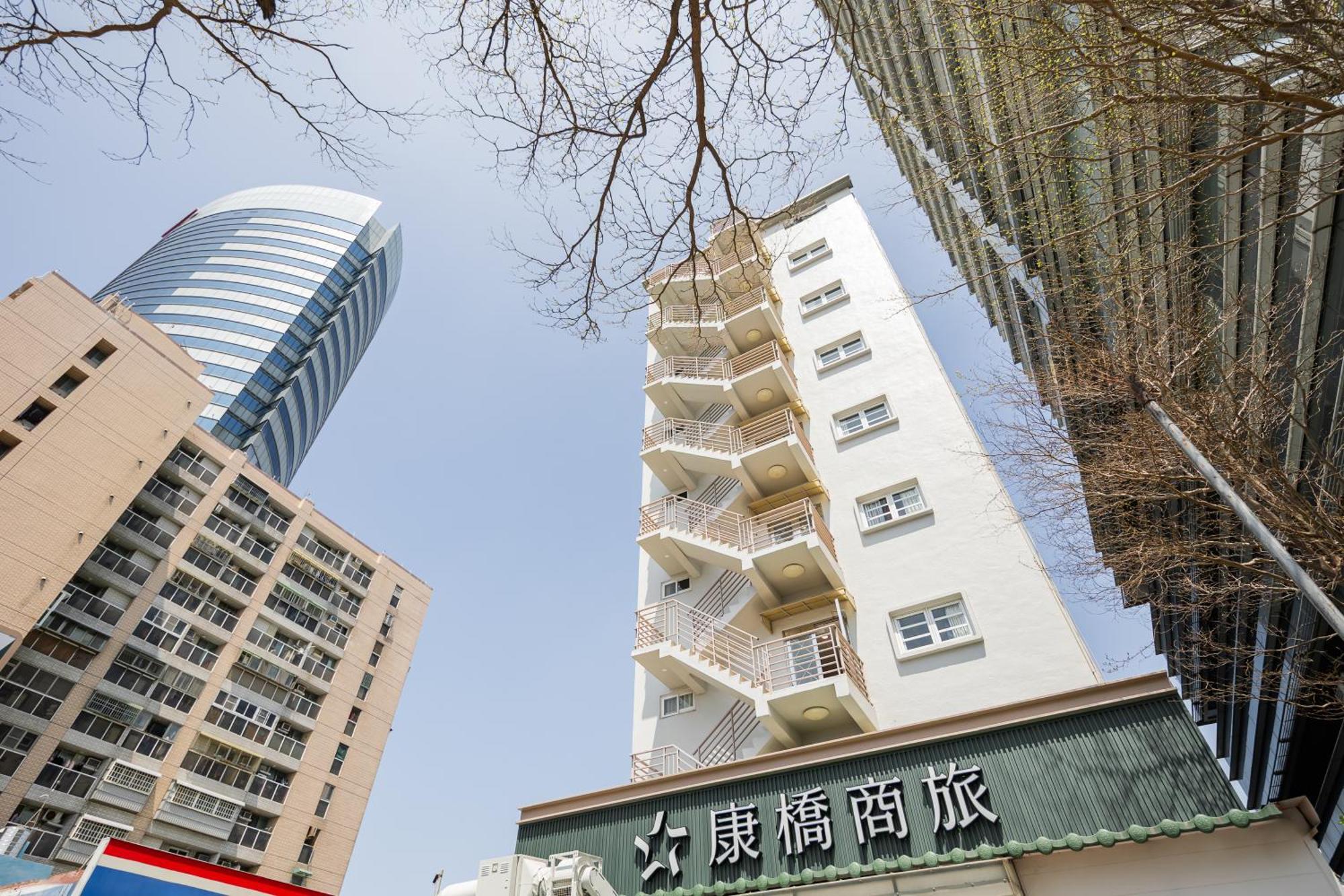 Kindness Hotel - Tainan Minsheng Kültér fotó