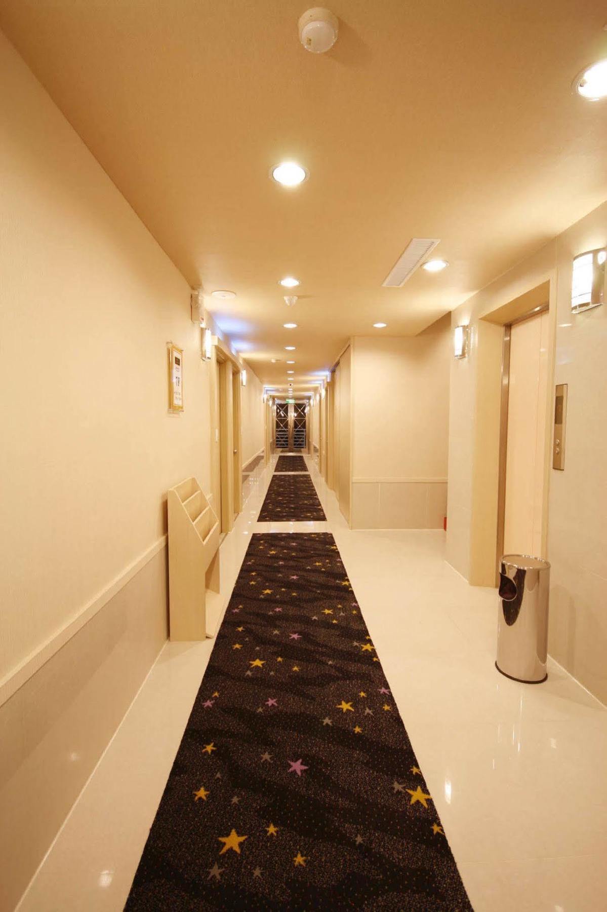 Kindness Hotel - Tainan Minsheng Kültér fotó
